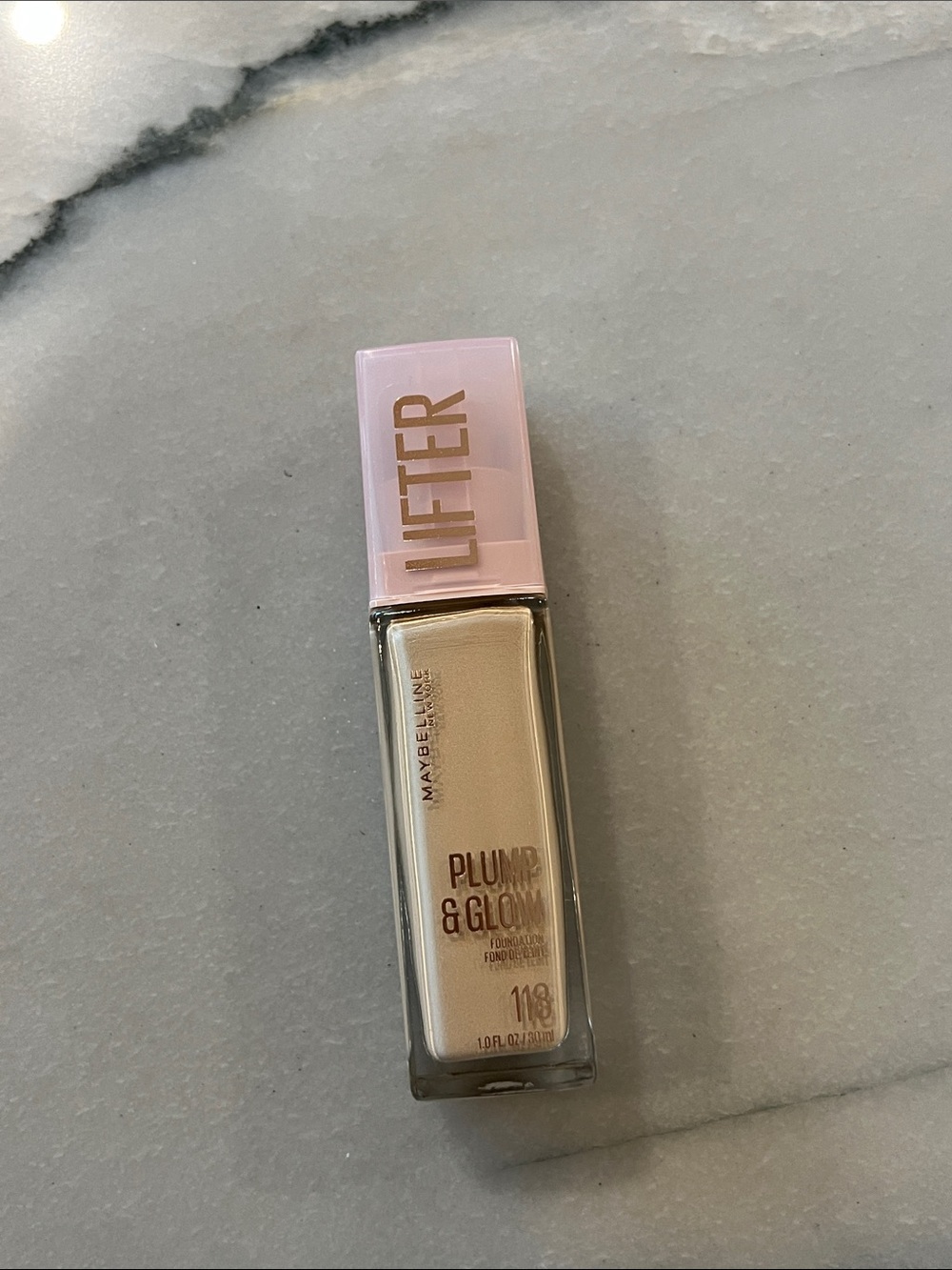 Maybelline Lifter Plump & Glow Foundation - shade 118